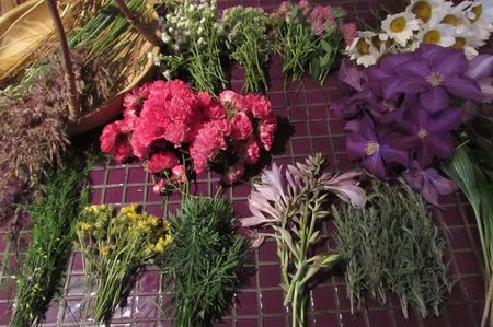Guirlande de fleurs pour le mariage de leurs propres mains