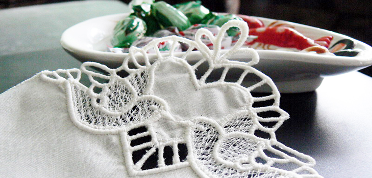 Broderie Richelieu: une classe de maître pour les débutants
