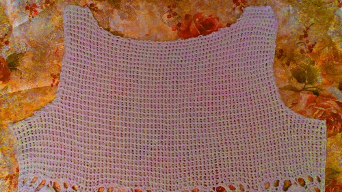 Blouse d'été ajourée "Romance d'été" avec des aiguilles à tricoter