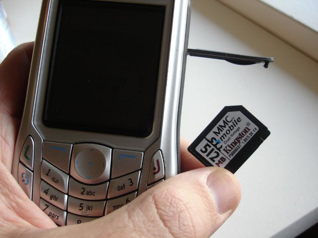 Le téléphone ne voit pas la carte mémoire