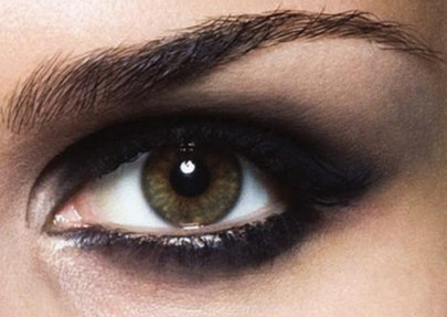 Comment faire les yeux plus avec du maquillage