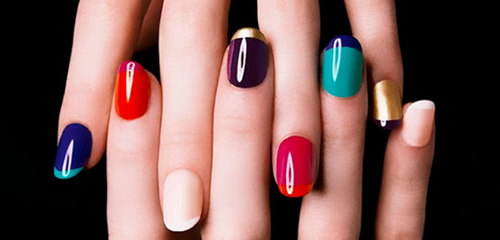 Noir, rouge, or: ce que dit la couleur de la manucure à votre sujet