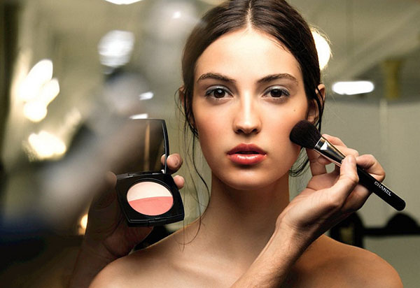 Maquillage efficace le 8 mars: Secrets of Chanel
