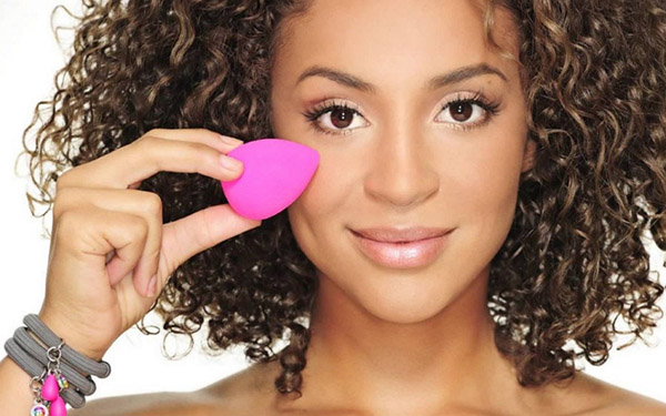 Maquillage efficace pendant dix minutes: conseils maquillage artiste Chanel