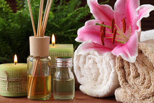 Huiles essentielles pour la peau du visage - soin doux à l'aide d'ingrédients naturels