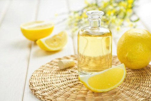 Huiles essentielles pour la peau du visage - soin doux à l'aide d'ingrédients naturels