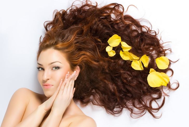 Comment prendre soin des cheveux en automne: 5 règles