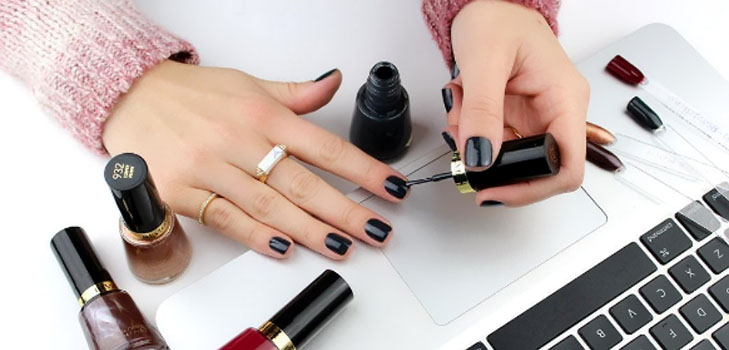 Manucure créative avec vos mains: Top-4 designs élégants d'Instagram
