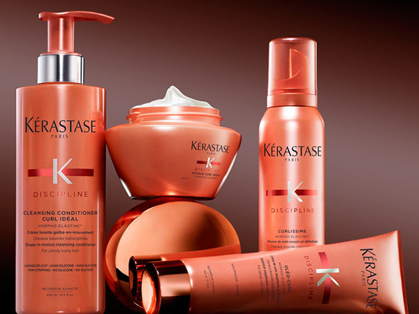 Boucles sans problèmes: toilettage pour les cheveux frisés Kérastase Discipline Curl Ideal