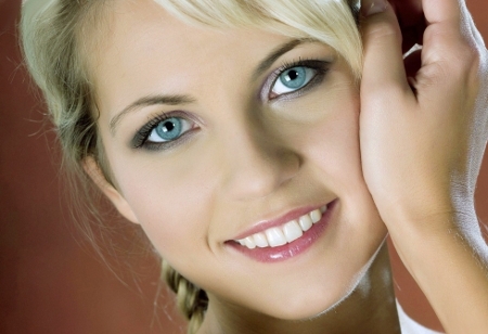 Maquillage pour les yeux au bal