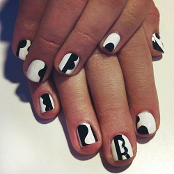 Manucure: dessins sur les ongles avec une aiguille