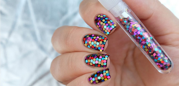 Manucure avec paillettes - tendance été-2016