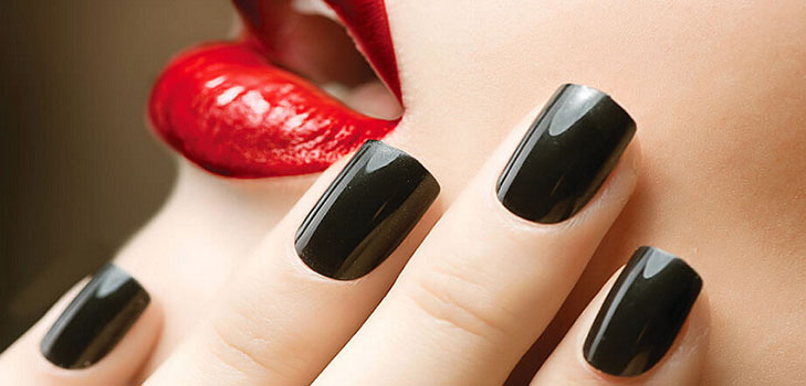 Manucure total noir - tendance automne-2016