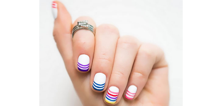Manucure en cinq minutes: trois conceptions d'ongles simples