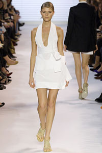 Une petite robe blanche Une petite robe blanche