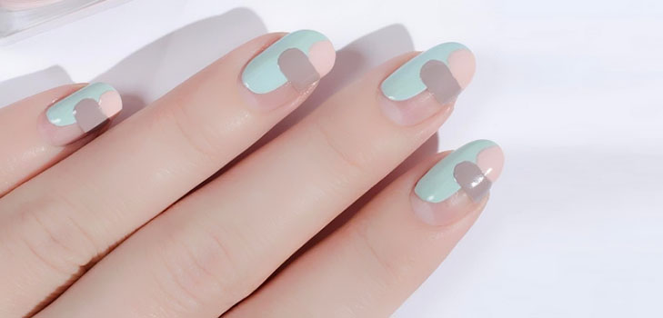 Manucure pastel à la mode: les meilleurs exemples de blogueurs Instagram