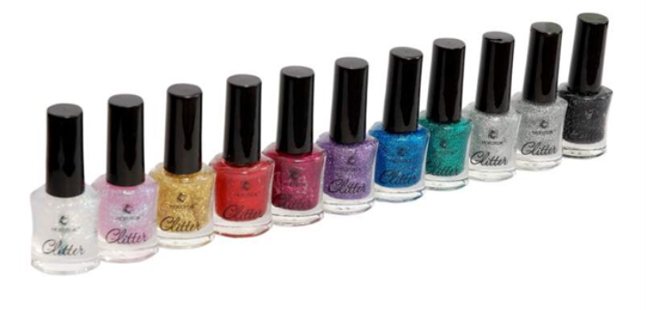 Ongles avec des paillettes