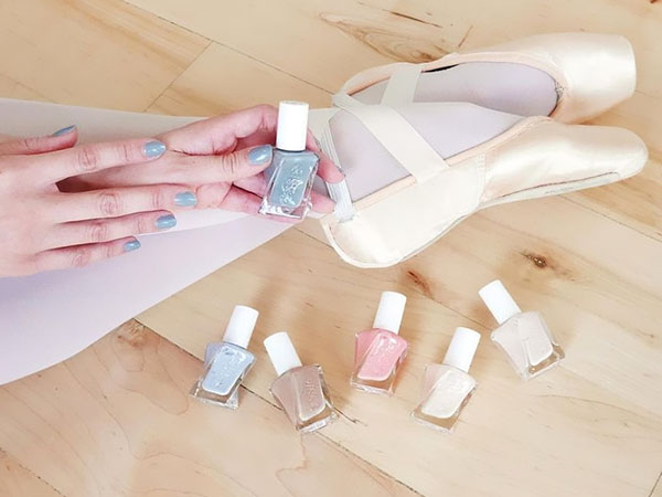 manucure Pastel: collection ongles Essie Ballet Couture Gel Nus 2017