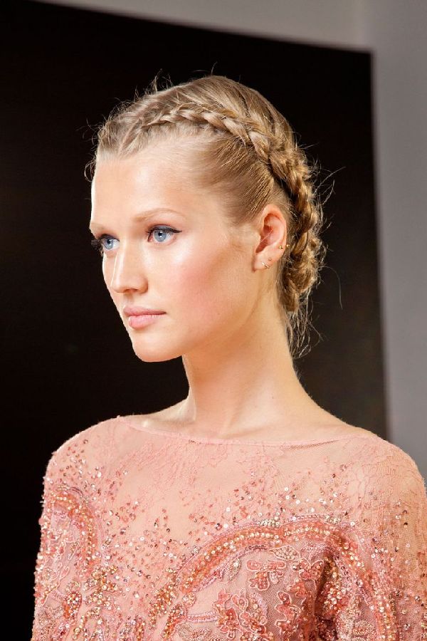 Coiffure pour la nouvelle année du pétard de ses propres mains - des idées de mode pour les cheveux courts, moyens et longs, photo