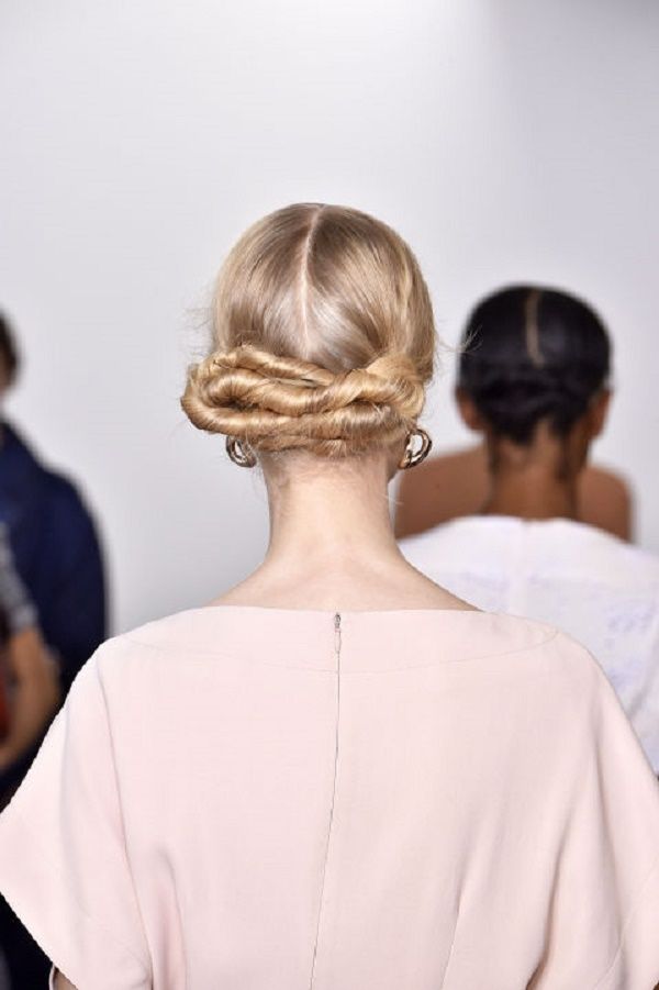 Coiffure pour la nouvelle année du pétard de ses propres mains - des idées de mode pour les cheveux courts, moyens et longs, photo