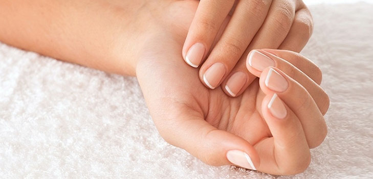 Cinq problèmes d'ongles fréquents: causes et solutions