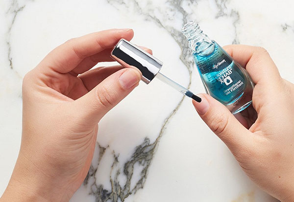 Cinq problèmes d'ongles fréquents: causes et solutions