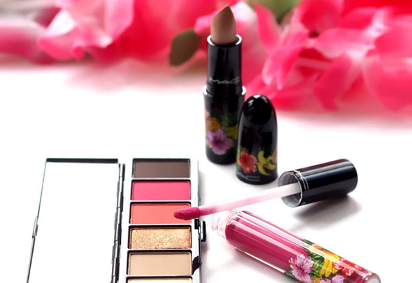 Les secrets du maquillage d'été: des nouveautés de beauté brillantes M.A.C.