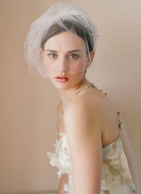 Coiffures de mariage avec un voile court Coiffures de mariage avec un voile court