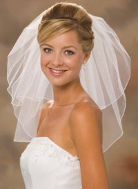 Coiffures de mariage avec un voile court Coiffures de mariage avec un voile court