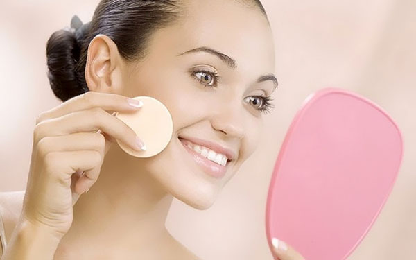La technique du maquillage correct: quatre règles d'artistes maquilleurs