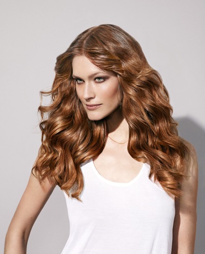 Beau style sur les cheveux moyens