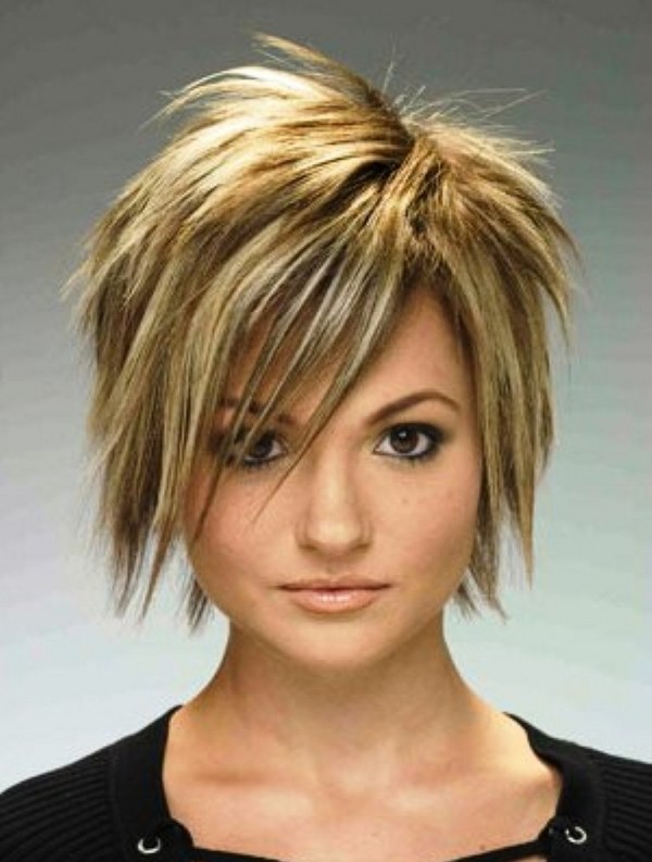 Coupe de cheveux intelligente sans style - photos et commentaires