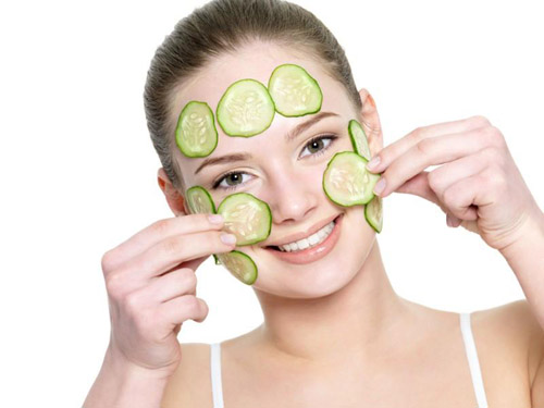 Hydrater la peau du visage - ravitailler pour la guerre avec le vieillissement