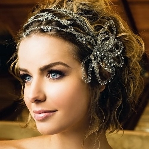 Coiffure de soirée pour court