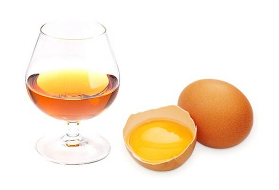 Masque aux oeufs pour les cheveux. Recettes maison
