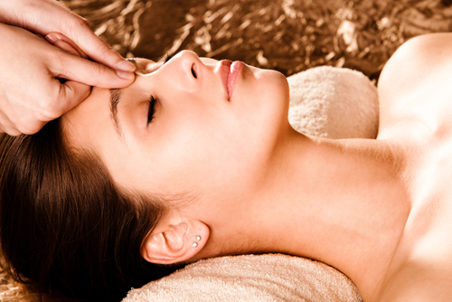 Massage du visage japonais