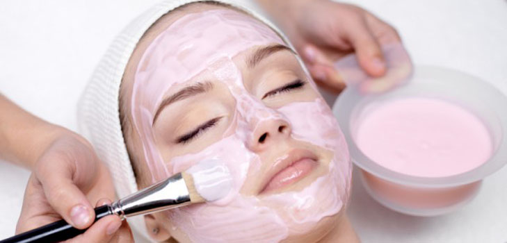 Soin du visage d'hiver: Masque nourrissant pour peau sèche et décolorante à la maison