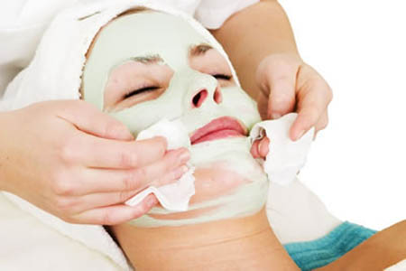 Soin du visage d'hiver: Masque nourrissant pour peau sèche et décolorante à la maison