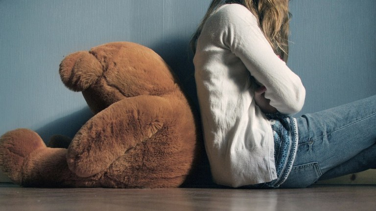 fille et ours