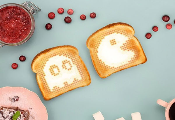 Art-petit-déjeuner avec "intelligent" Toasteroid grille-pain
