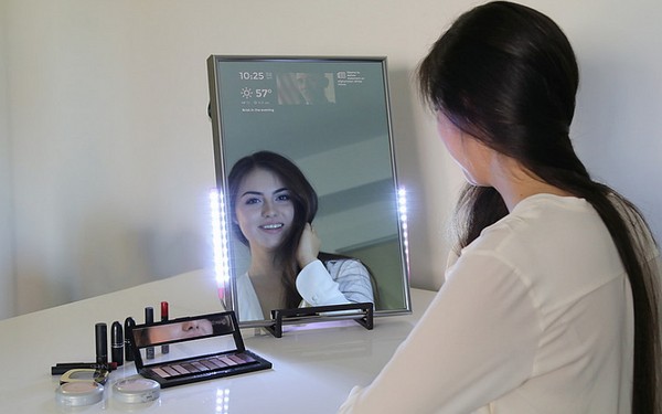 Plus qu'un reflet: un miroir intelligent Perseus Mirrors