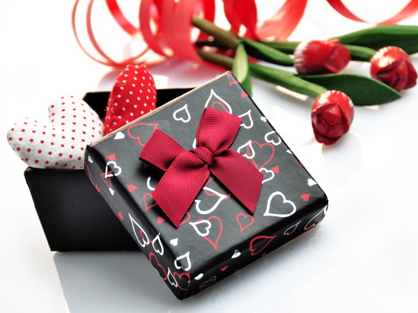 Saint Valentin 2016: des cadeaux originaux et les meilleures salutations en vers