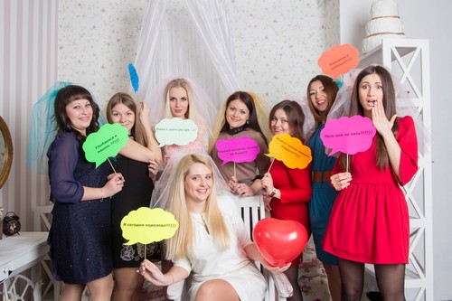 Fête de mariage originale pour les mariées: idées et scripts