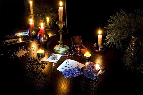 Divination à Noël à la maison du 6 au 7 janvier 2017 - le charisme de l'amour et le fiancé, le futur, l'argent