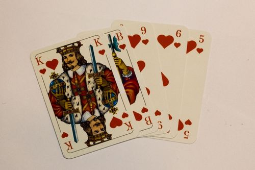 La révélation de la fortune sur les cartes est facile et intéressante!