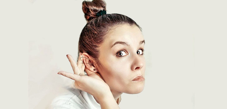 Qu'est-ce qui brûle l'oreille droite