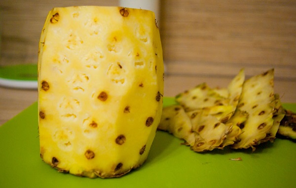 Comment couper un ananas correctement et magnifiquement