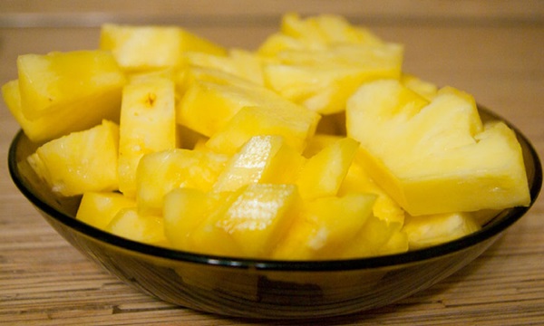 Comment couper un ananas correctement et magnifiquement