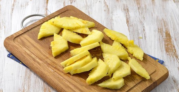 Comment couper un ananas correctement et magnifiquement