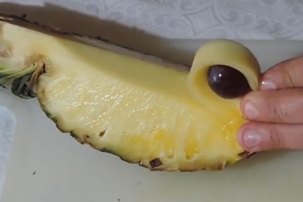 Comment couper un ananas correctement et magnifiquement